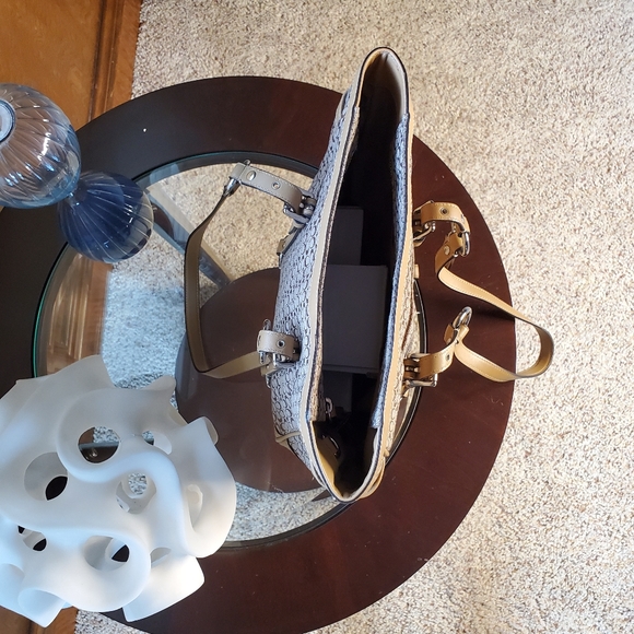 Coach Tote - Picture 9 of 15